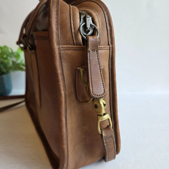 EUC & HTF Vintage Coach Skinny Flight Bag (#9706) in Putty - Picture 4 of 15